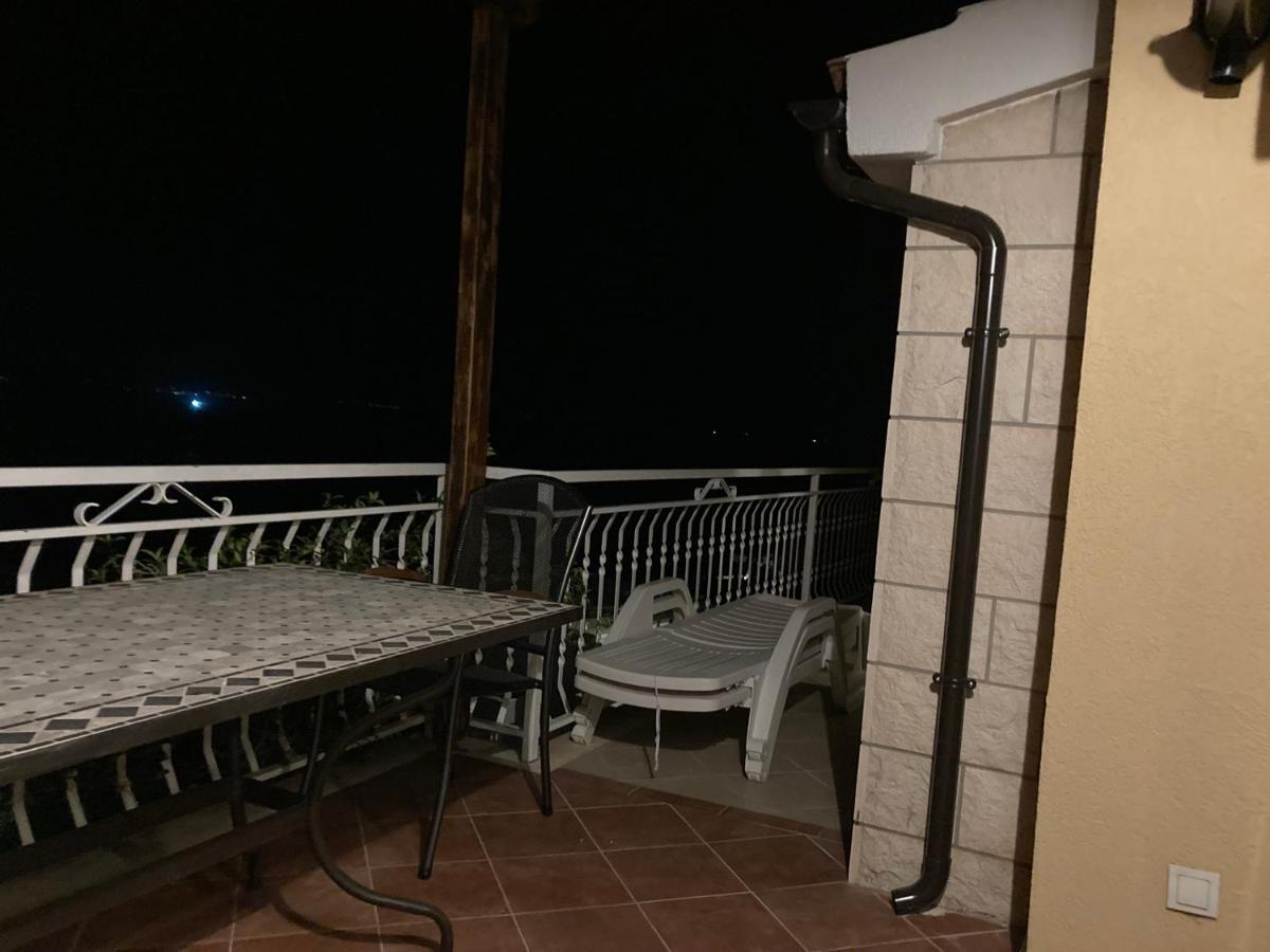 Guest House Adria Dugi Rat Εξωτερικό φωτογραφία