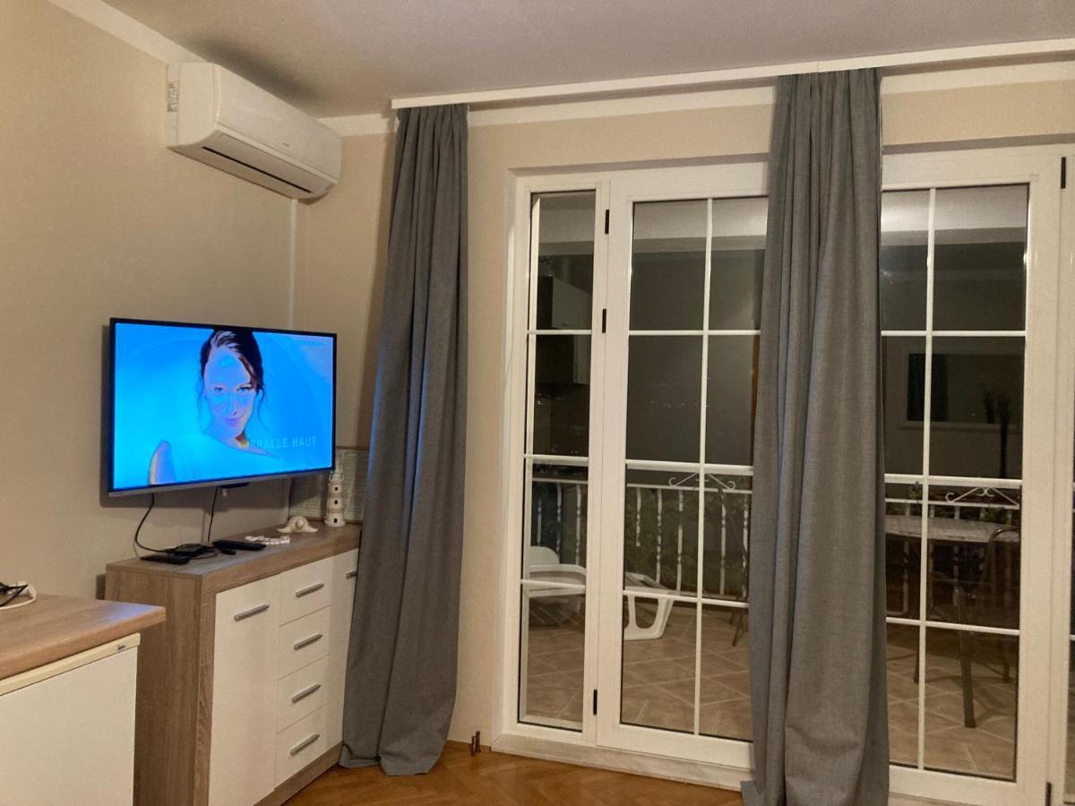 Guest House Adria Dugi Rat Εξωτερικό φωτογραφία