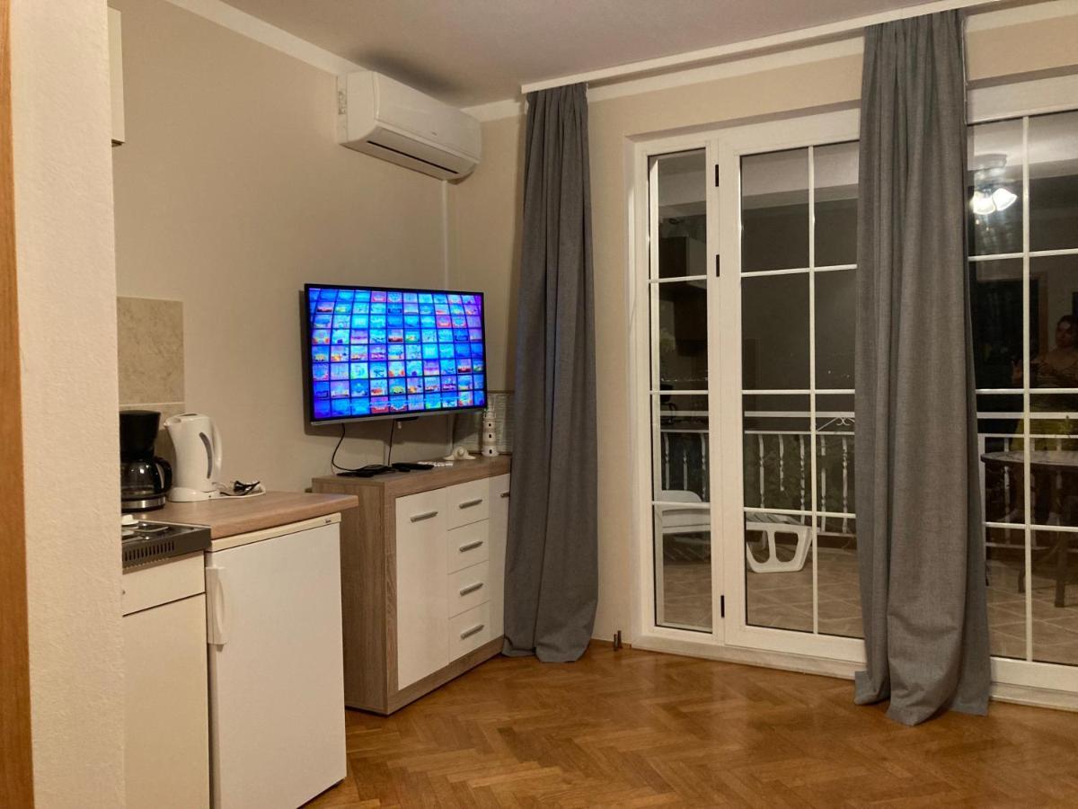 Guest House Adria Dugi Rat Εξωτερικό φωτογραφία