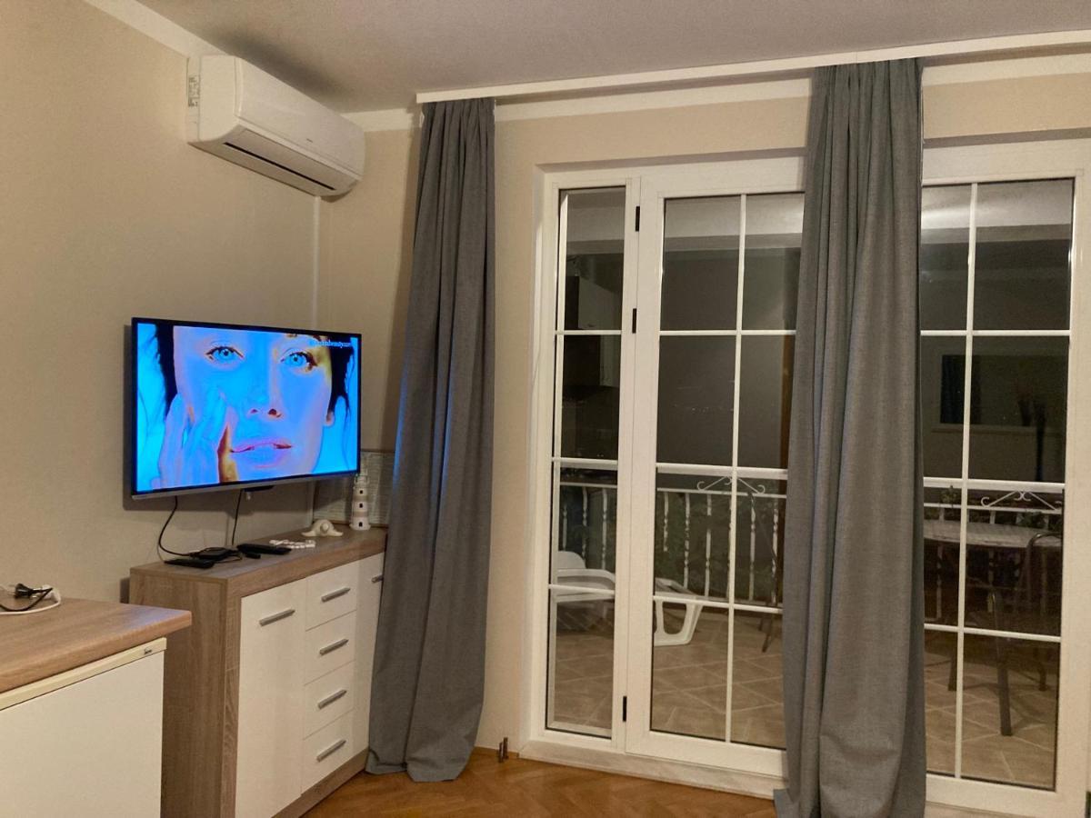Guest House Adria Dugi Rat Εξωτερικό φωτογραφία