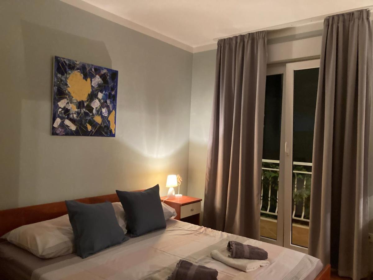 Guest House Adria Dugi Rat Εξωτερικό φωτογραφία