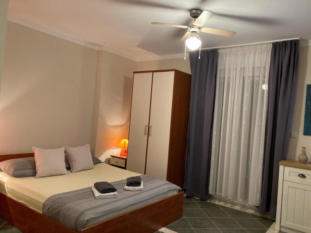 Guest House Adria Dugi Rat Εξωτερικό φωτογραφία