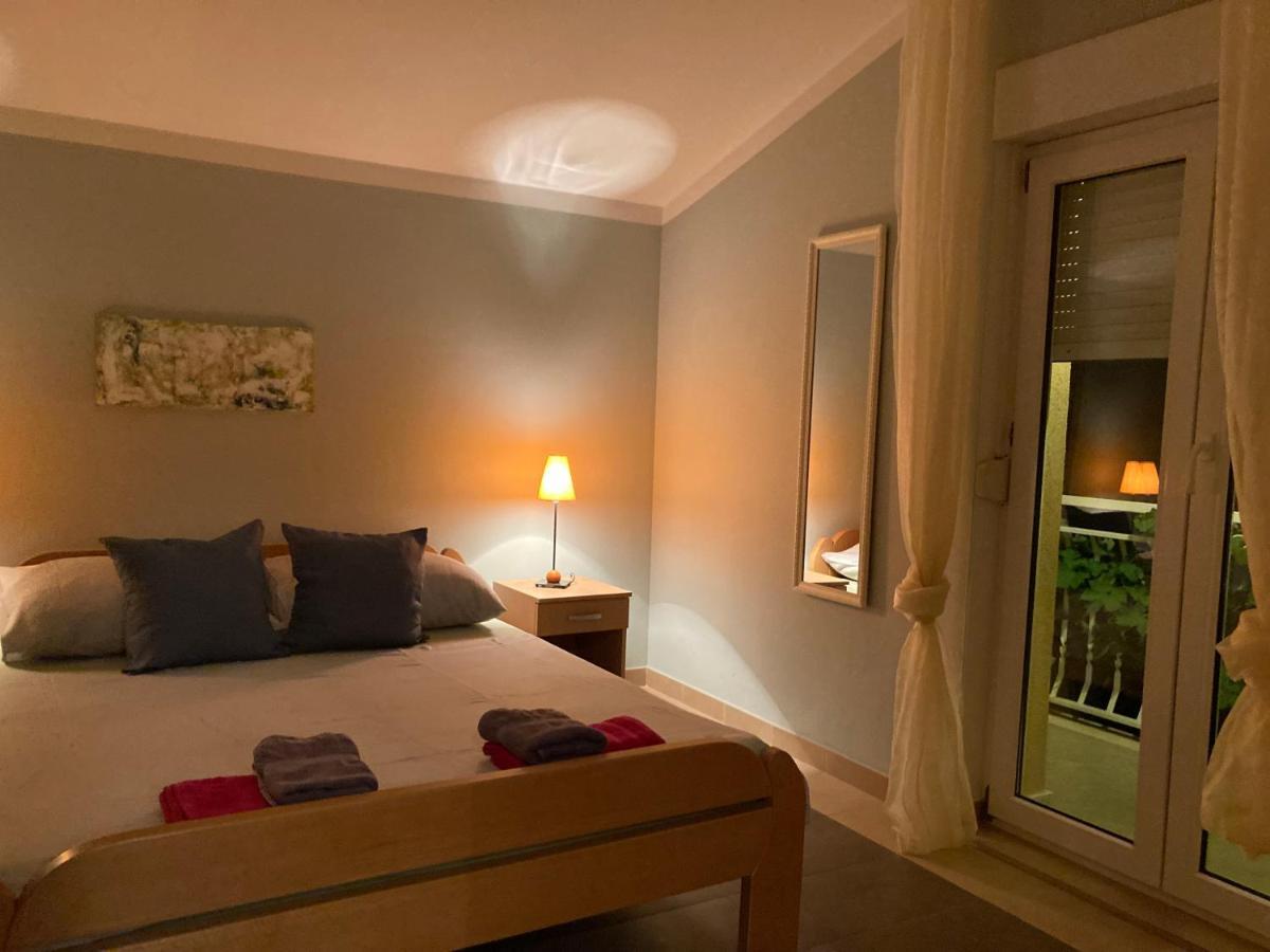 Guest House Adria Dugi Rat Εξωτερικό φωτογραφία