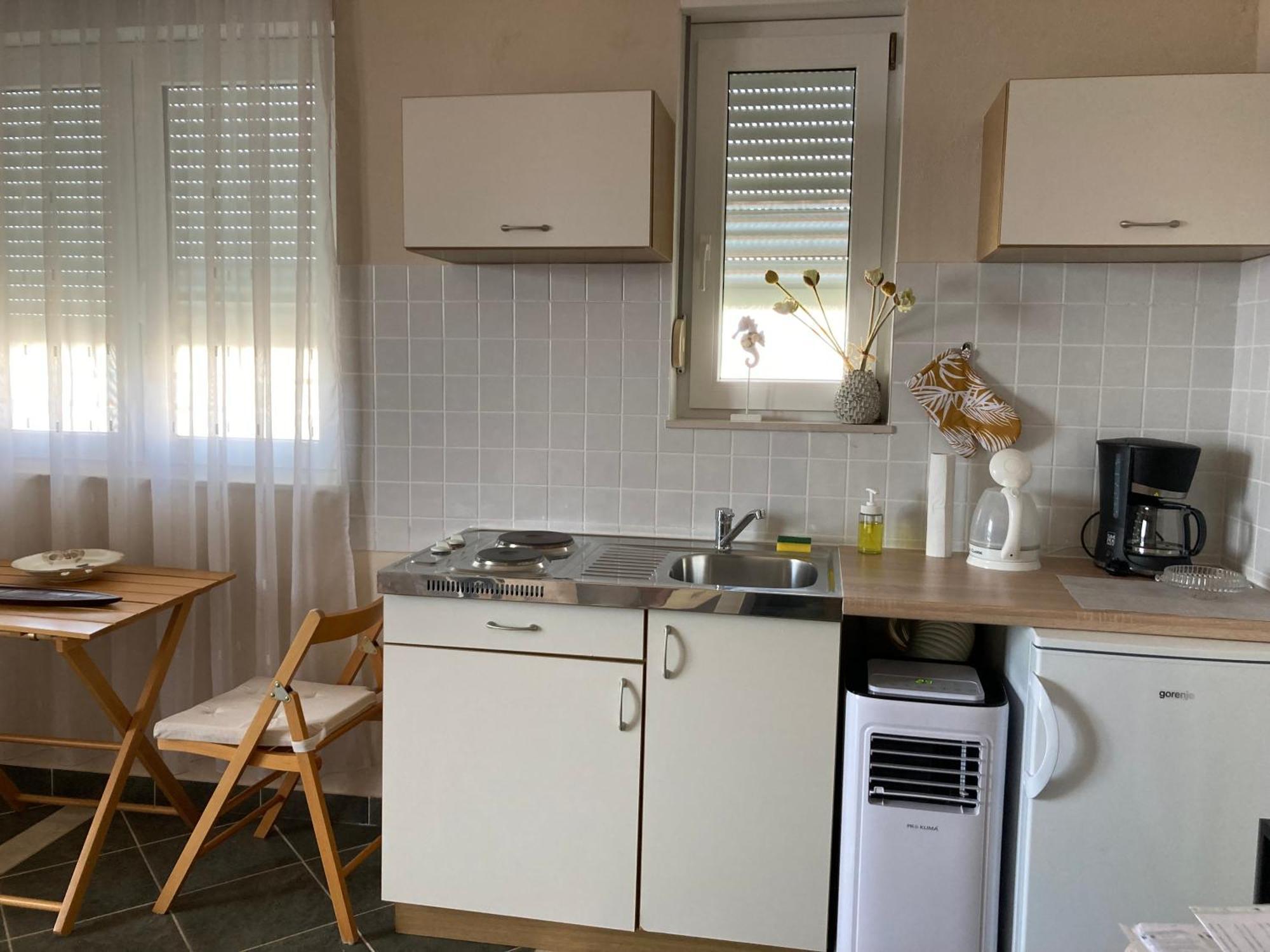 Guest House Adria Dugi Rat Εξωτερικό φωτογραφία