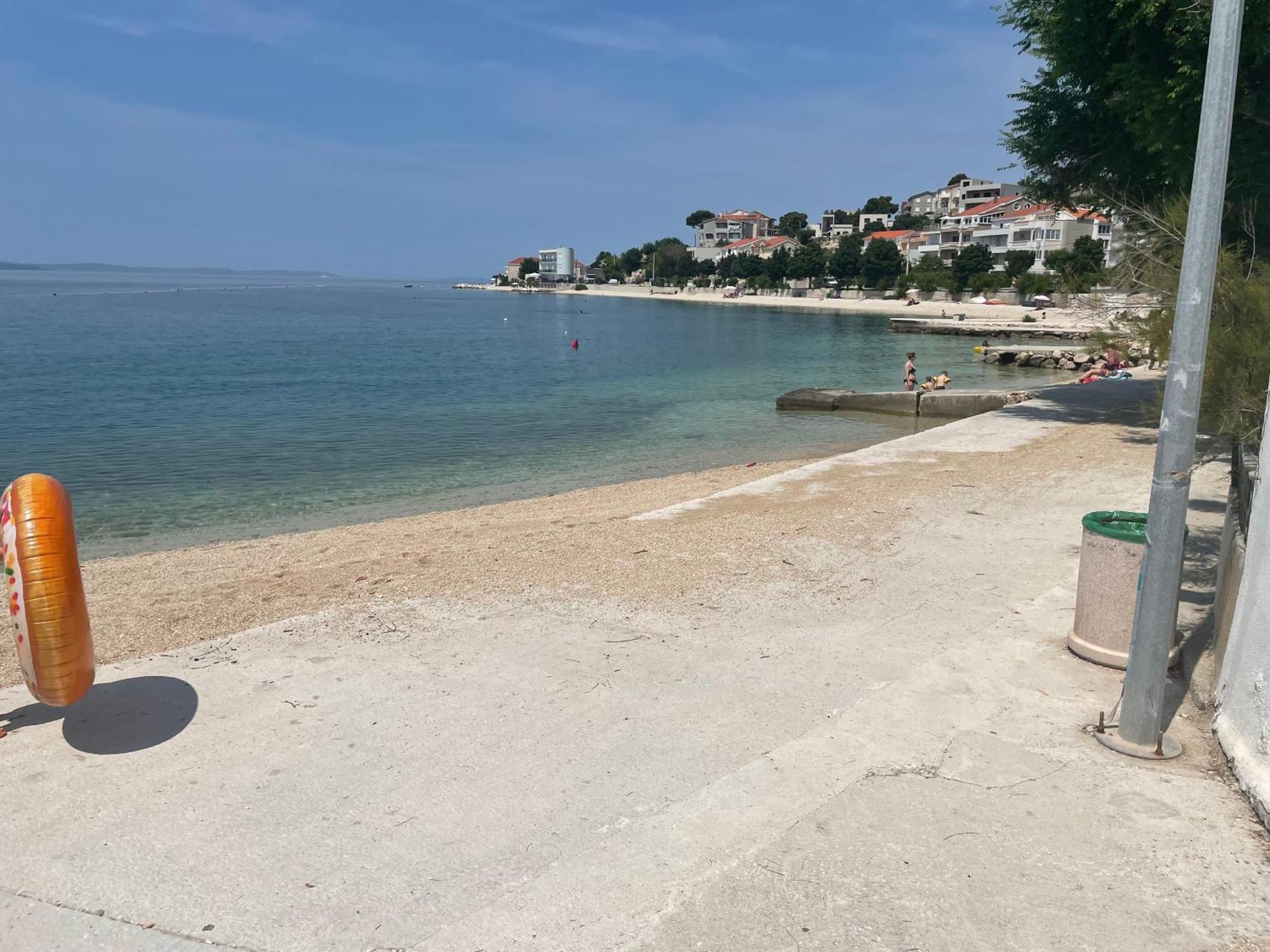 Guest House Adria Dugi Rat Εξωτερικό φωτογραφία