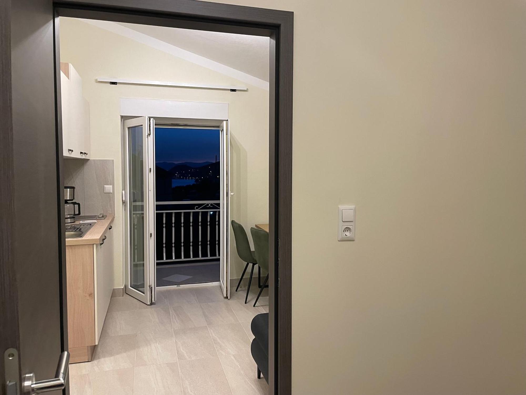 Guest House Adria Dugi Rat Εξωτερικό φωτογραφία