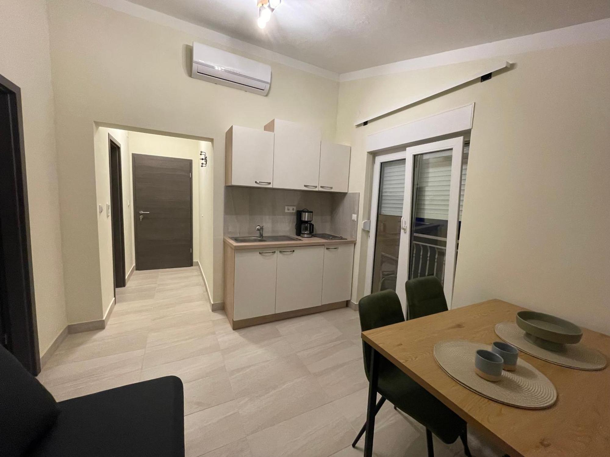 Guest House Adria Dugi Rat Εξωτερικό φωτογραφία