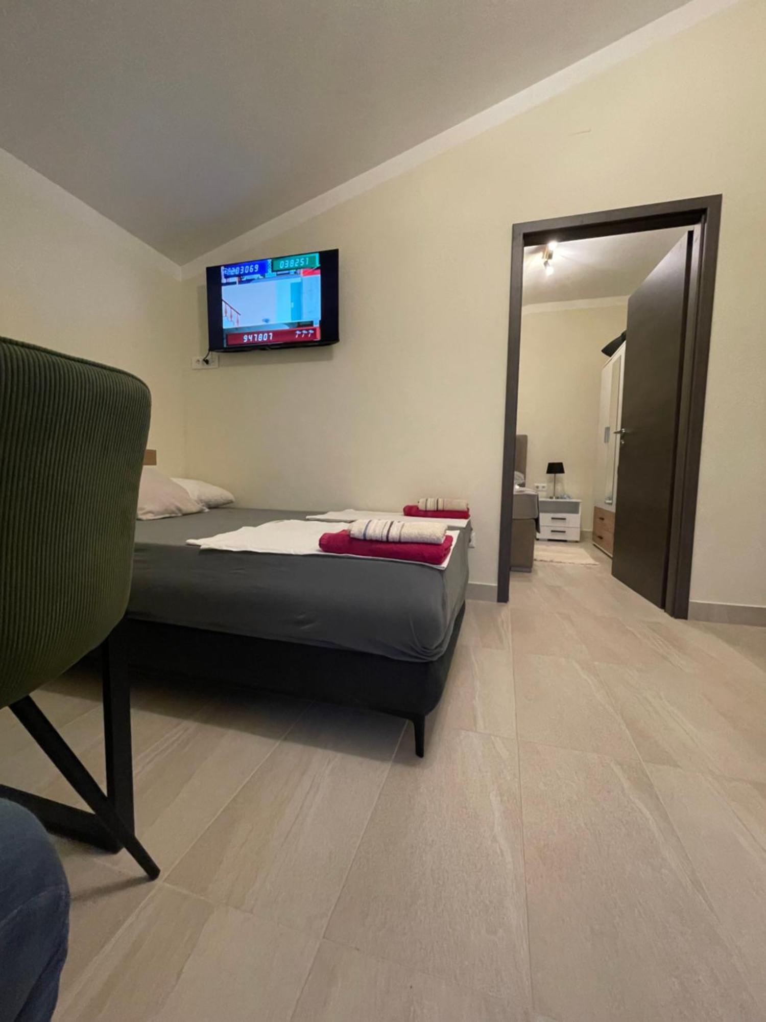 Guest House Adria Dugi Rat Εξωτερικό φωτογραφία