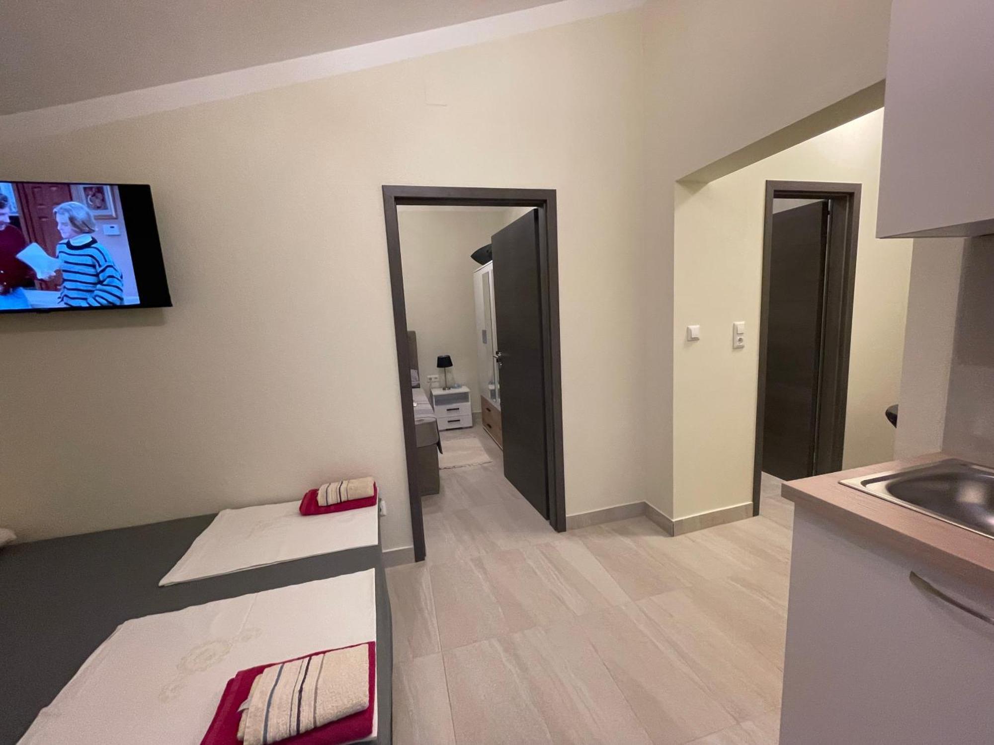 Guest House Adria Dugi Rat Εξωτερικό φωτογραφία