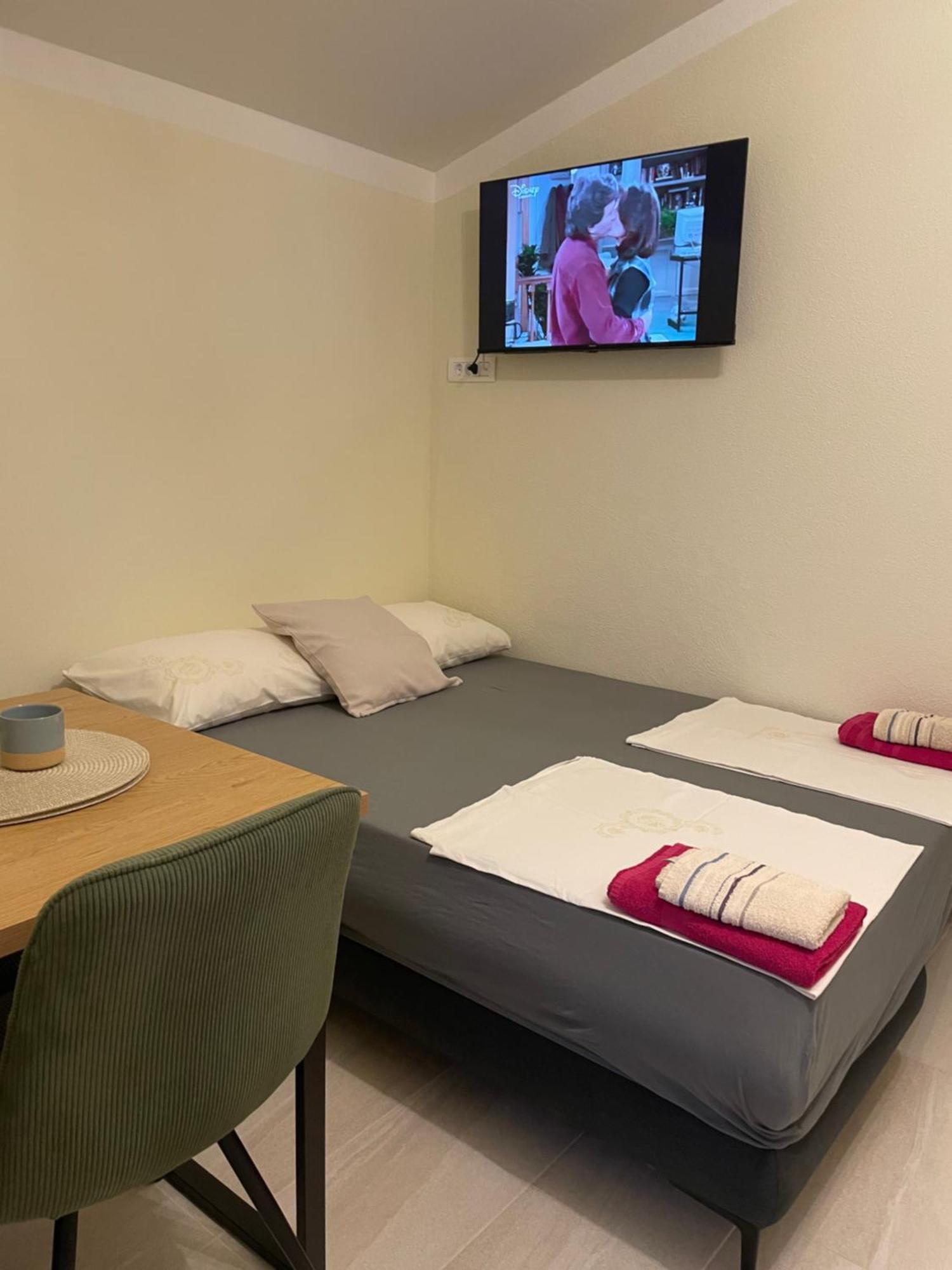 Guest House Adria Dugi Rat Εξωτερικό φωτογραφία