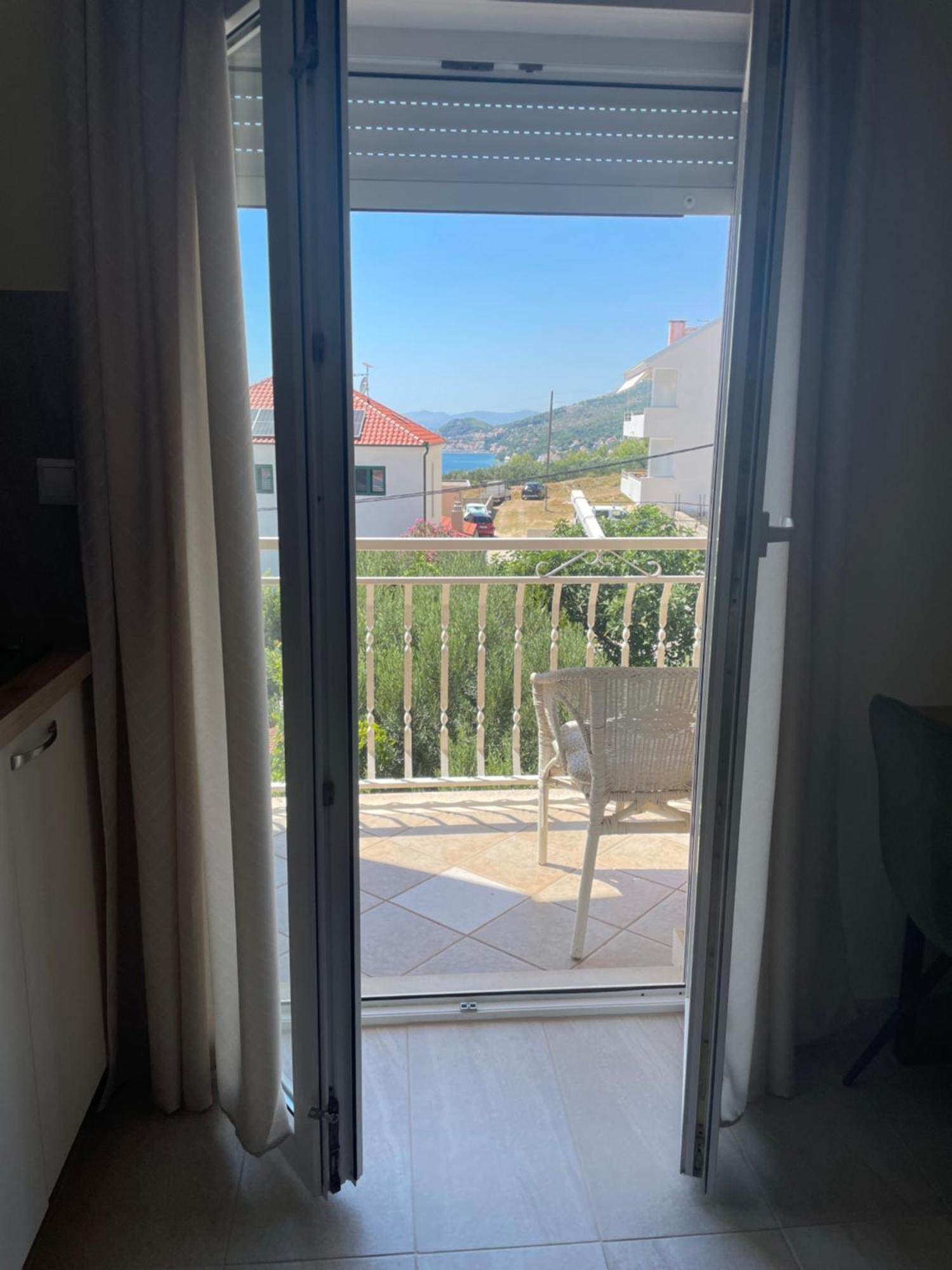 Guest House Adria Dugi Rat Εξωτερικό φωτογραφία