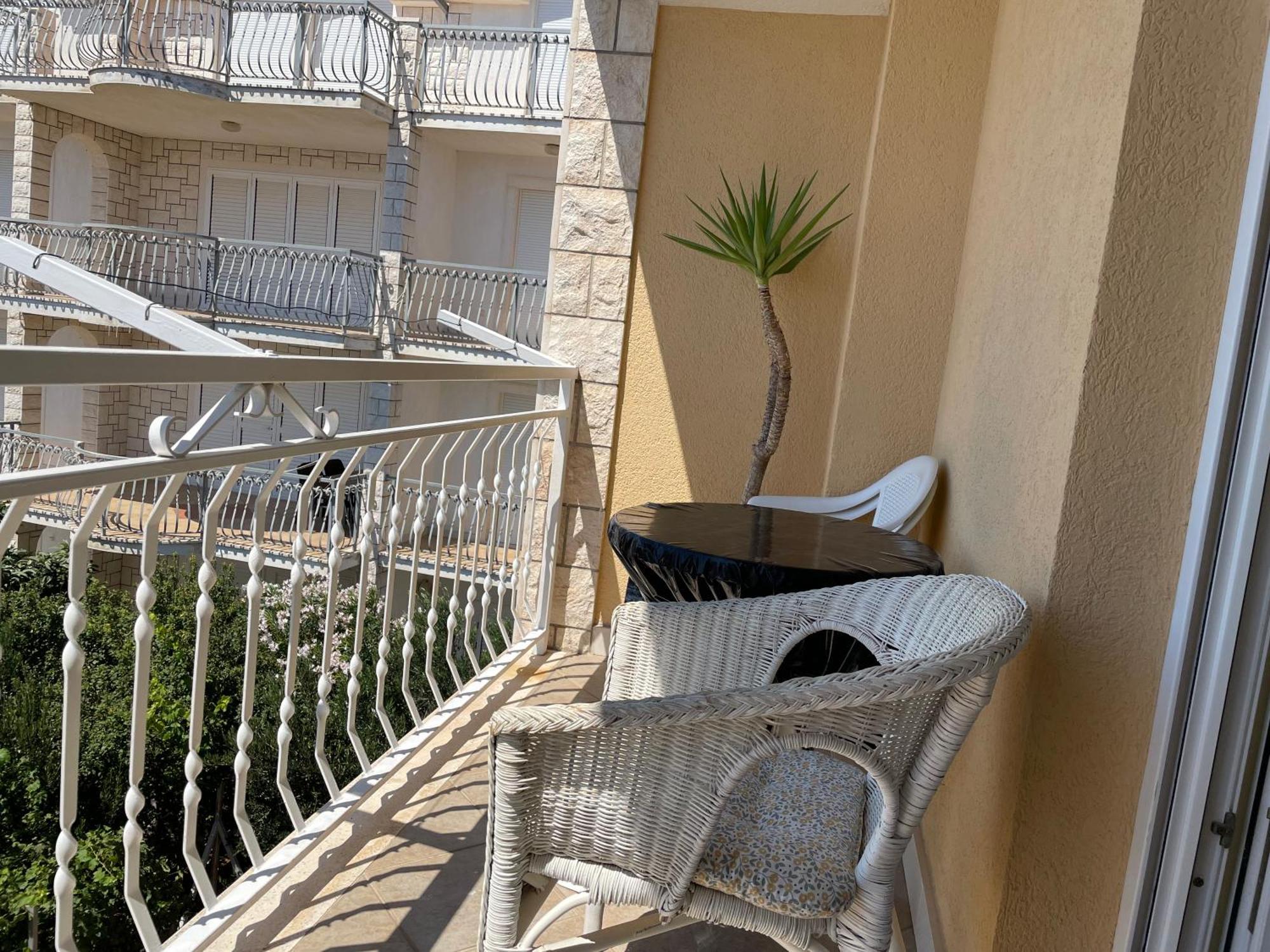 Guest House Adria Dugi Rat Εξωτερικό φωτογραφία